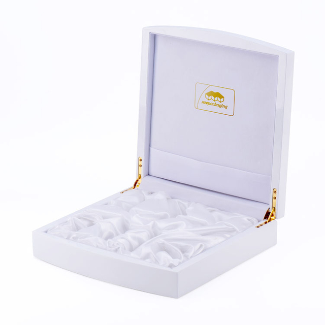 Классическая и модная коллекция восточного стиля белой изысканной изогнутой изогнуты