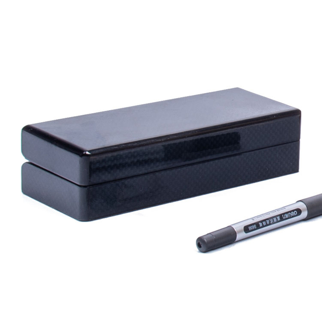 Сувенирная медаль с черным рояльным лаком, деревянная коробка с одной ручкой