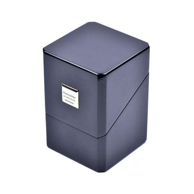 Кубик черная пианино краска наклон